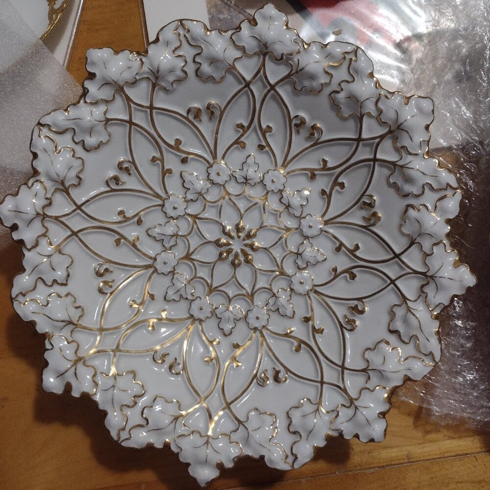 Antique Porcelain Unique Star-Shaped Gold and White Large Bowl, Meissen